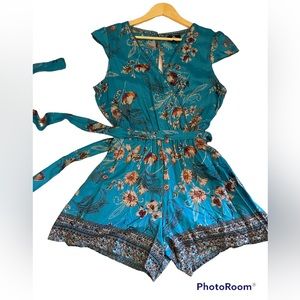 NWT Angie Francesca’s Floral Boho Romper, sz L